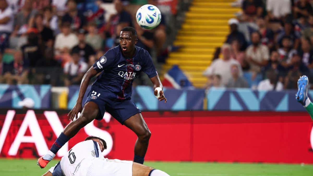 L'Équipe destaca a Willian Pacho y Ousmane Dembélé en la final de la Supercopa de Europa del PSG ante Tottenham