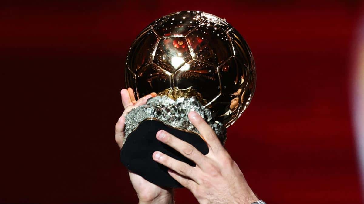 UEFA fija el Balón de Oro para el 26 de octubre en Londres, en marco del 70 aniversario del premio