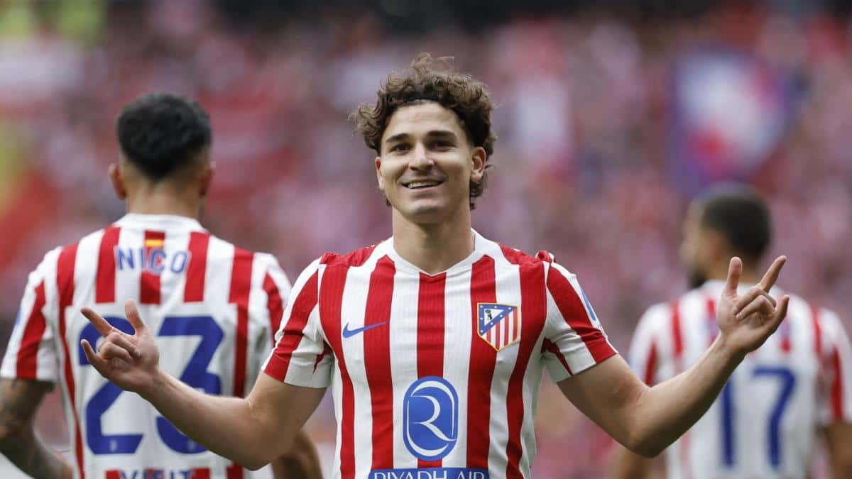 Atlético de Madrid descarta la oferta del Real Madrid por Julián Álvarez y se remite a la cláusula de rescisión