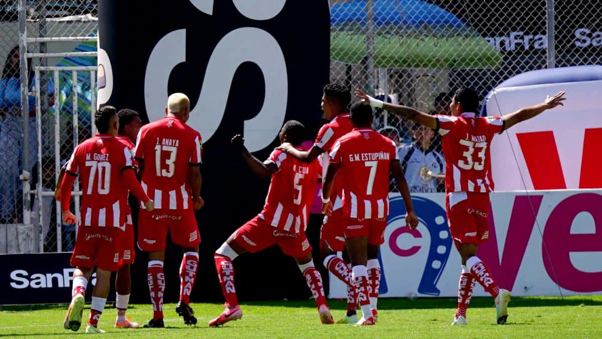 Técnico Universitario recibe a Delfín en la Fecha 13 de la LigaPro 2026