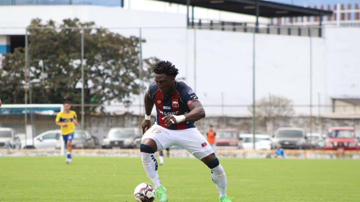 Deportivo Quito inicia la Segunda Categoría de Pichincha con triunfo 2-0 sobre Patrón Mejía