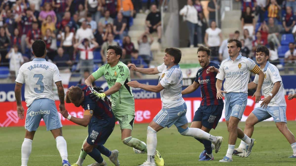 Esteban Andrada recibe 13 partidos de sanción por agredir a Jorge Pulido