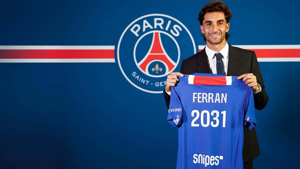 Ferran Torres se une al PSG por cinco temporadas y portará el dorsal 9