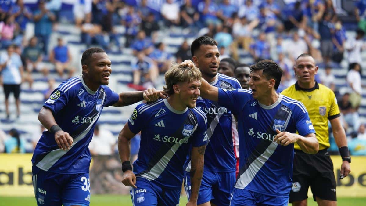 Emelec estudia convertirse en Sociedad Anónima para afrontar su crisis