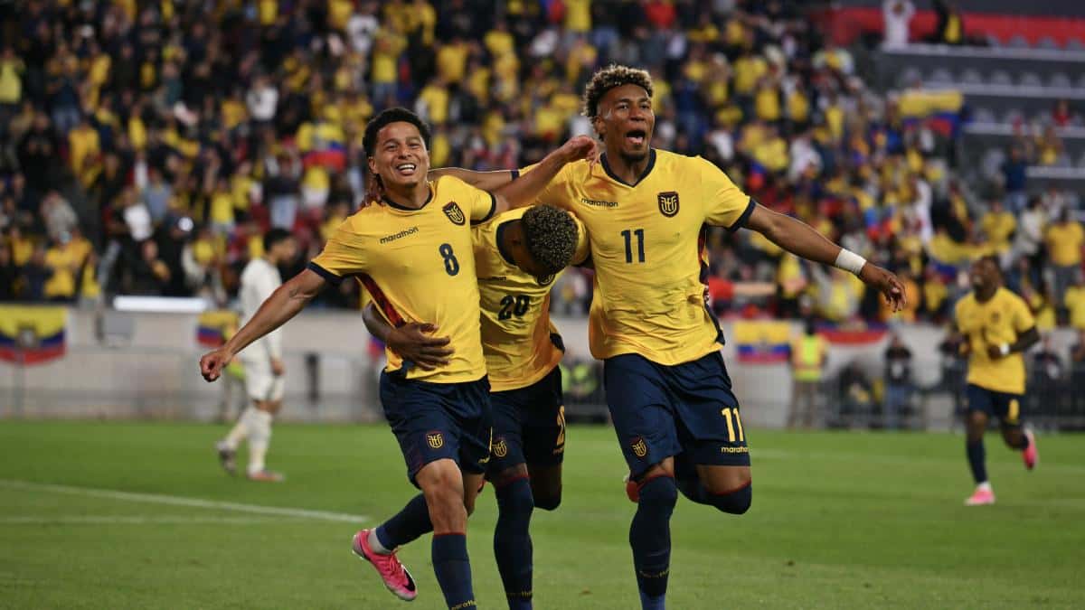 Anthony Valencia arribó a Rio de Janeiro para avanzar con su fichaje por Flamengo