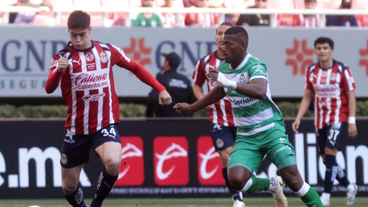 Santos Laguna confirma la salida de Carlos Gruezo