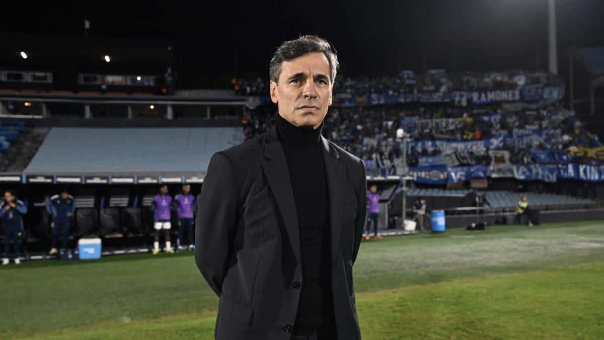 Fabián Bustos arribó a Lima para cerrar su vuelta a Universitario de Deportes