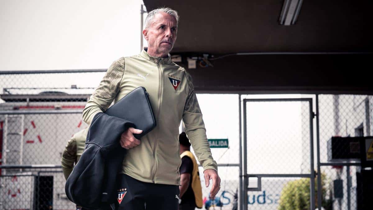 Gustavo Álvarez celebra el triunfo de Liga de Quito sobre Barcelona SC y afirma: “Vamos creciendo”