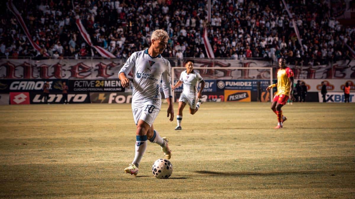 LigaPro: entre las ligas con menor promedio de estatura, ¿qué implicaciones tiene en el estilo futbolístico?