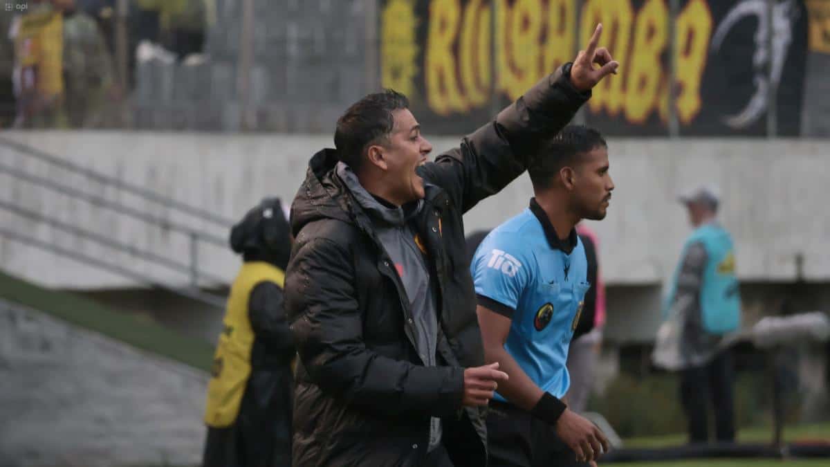 Norberto Araujo asume falencias tras la goleada de Aucas ante Barcelona SC y pide no rendirse