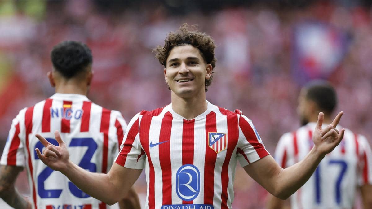 Atlético de Madrid descarta la oferta del Real Madrid por Julián Álvarez y se remite a la cláusula de rescisión