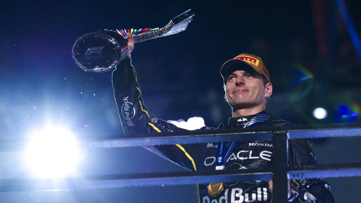 Max Verstappen renueva con Red Bull hasta finales de 2030 y cierra los rumores