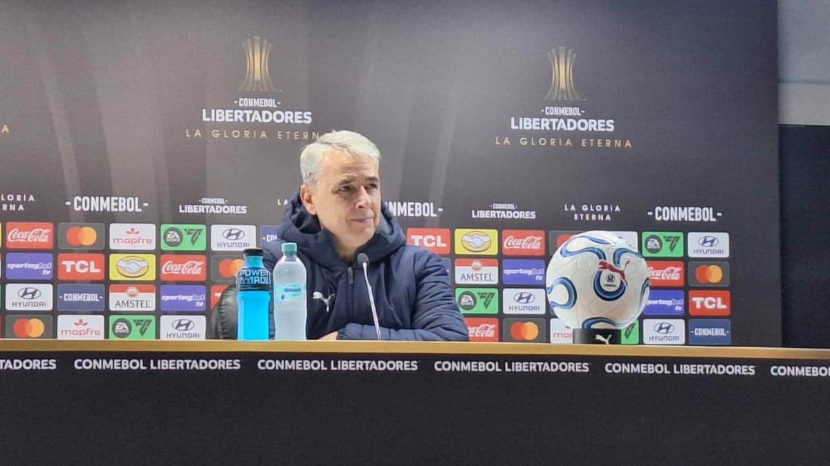 Tiago Nunes celebra la clasificación de Liga a octavos de final de la Copa Libertadores