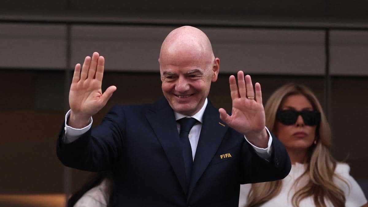 FIFA descarta el plan de inversión privada tras el rechazo internacional