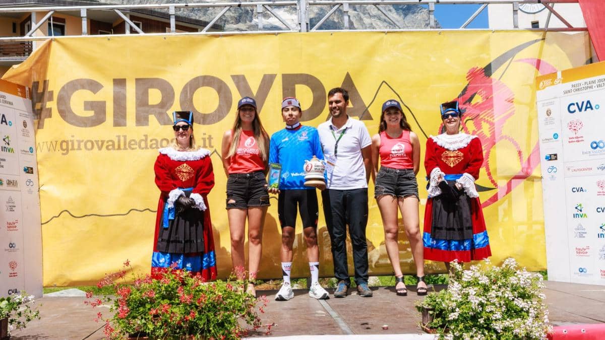 Mateo Ramírez cierra el Giro della Valle d'Aosta como subcampeón general y dueño del maillot azul