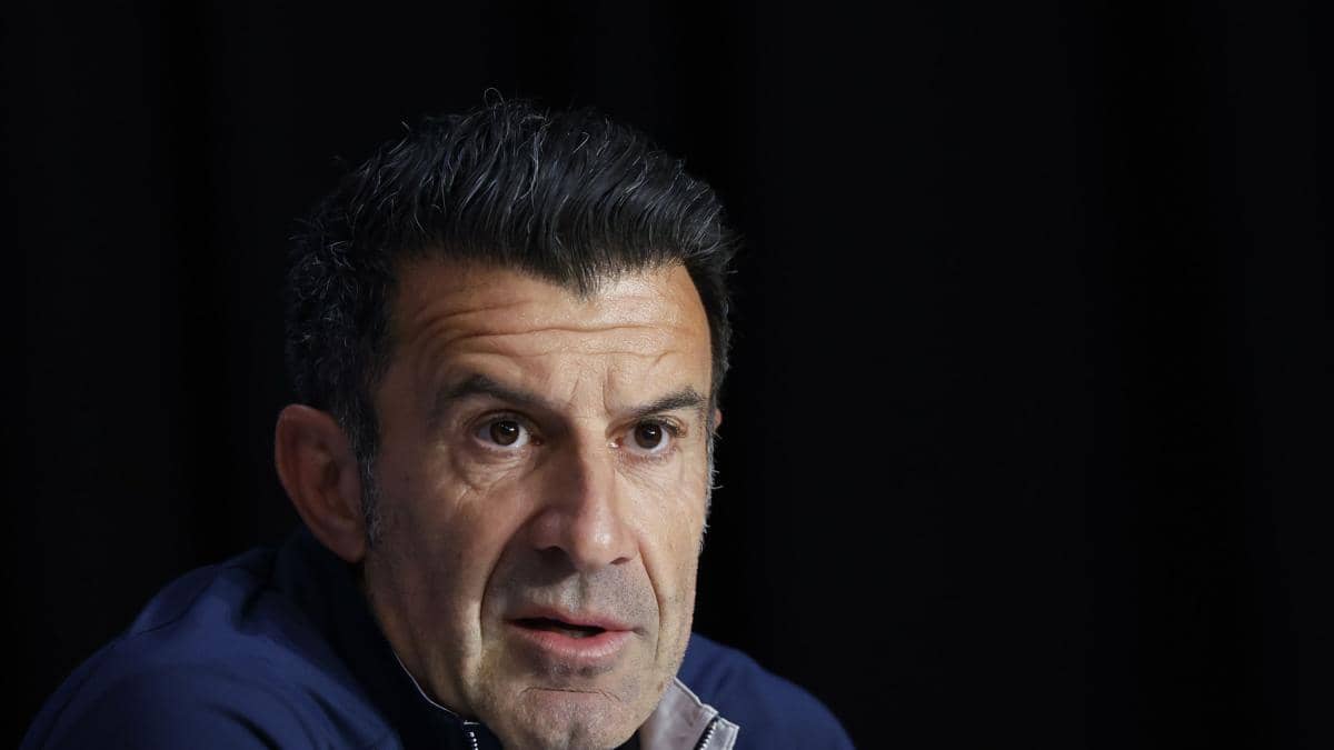 Luis Figo exige la salida de Gianni Infantino de la FIFA tras la polémica por la venta de participaciones del Mundial