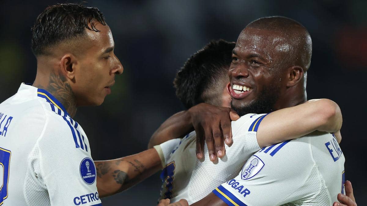 Enner Valencia tuvo un debut participativo con Boca Juniors, pero sin marcar en la clasificación a cuartos