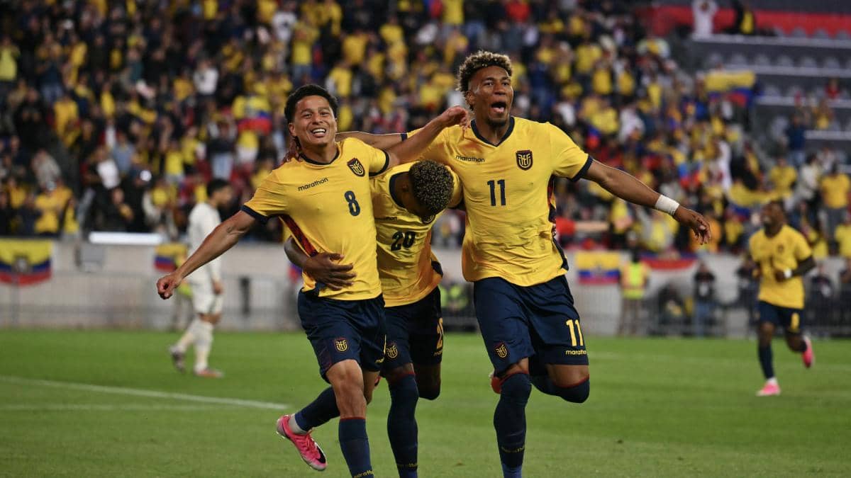 Anthony Valencia arribó a Rio de Janeiro para avanzar con su fichaje por Flamengo