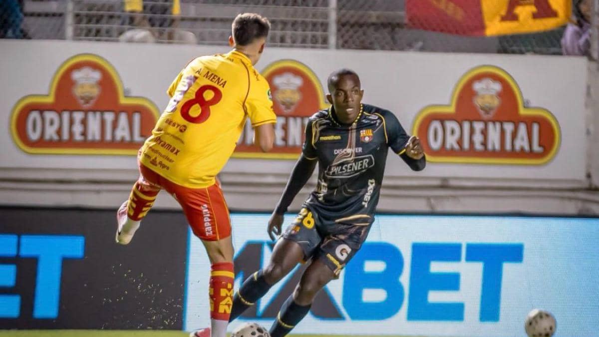 Jhonny Quiñónez anotó el penal y Barcelona SC rescató un empate 1-1 ante Aucas