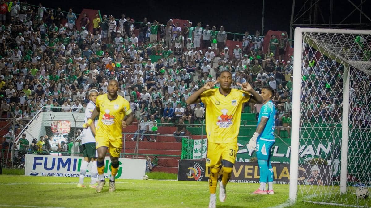 Delfín vence 2-0 a Liga de Portoviejo y avanza a las semifinales de la Copa Ecuador