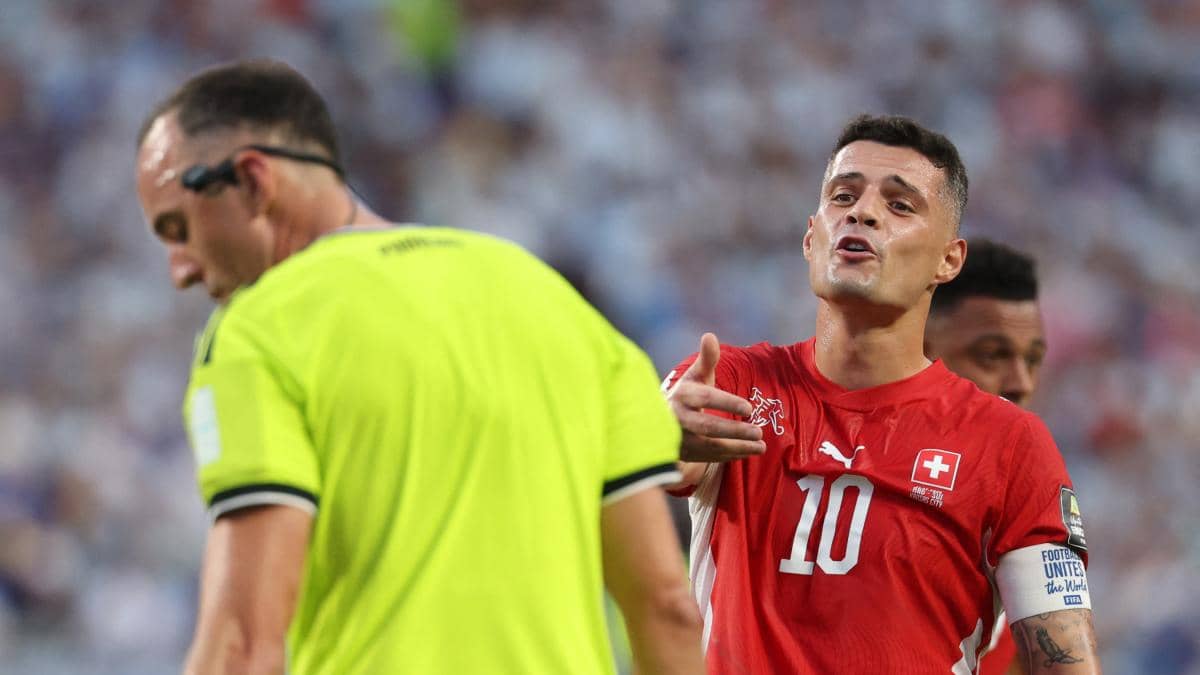 La selección suiza separa temporalmente a Granit Xhaka tras admitir la falsificación de un certificado de Covid-19