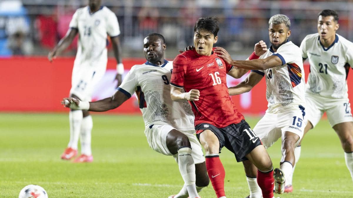 Gallardo prueba el falso 9 y el doble nueve en Ecuador ante su falta de gol