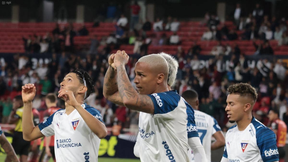 LigaPro fija la fecha y hora del duelo entre Liga de Quito y Barcelona SC por el primer hexagonal