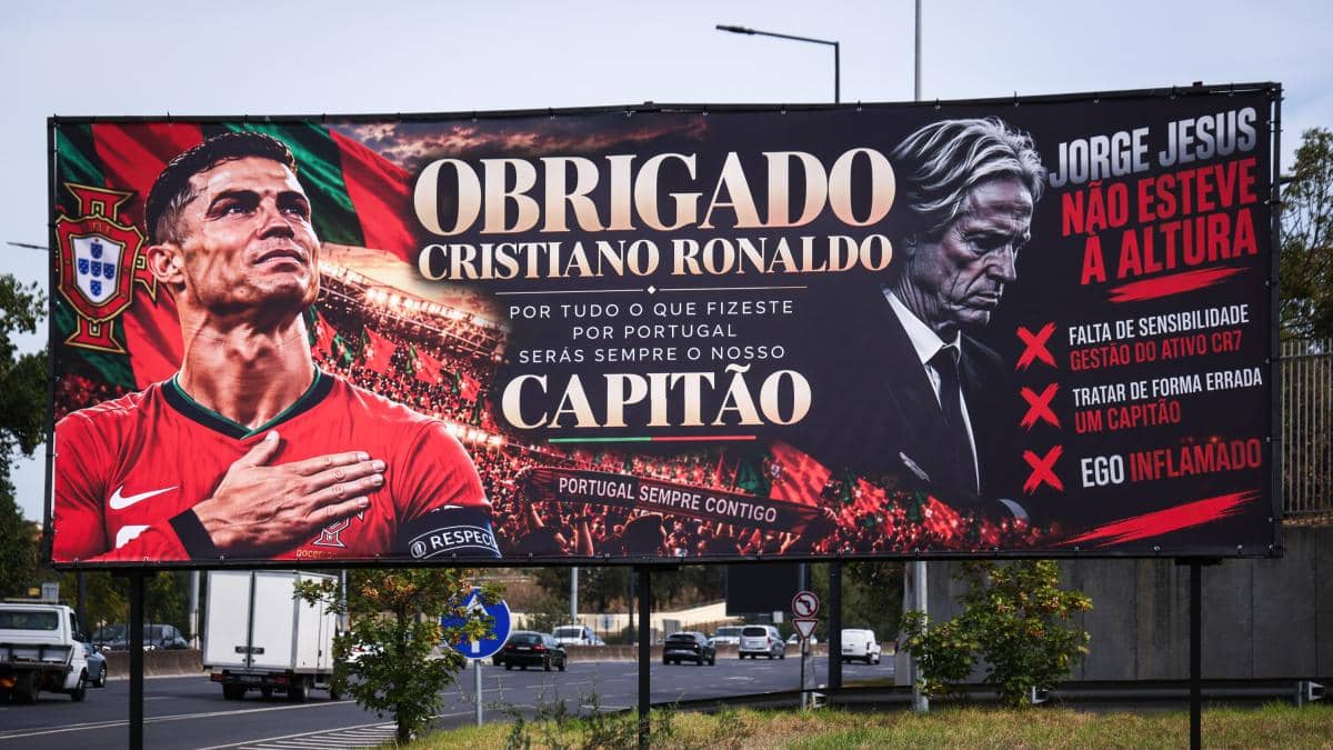Pancartas en Lisboa respaldan a Cristiano Ronaldo tras el conflicto con Jorge Jesús