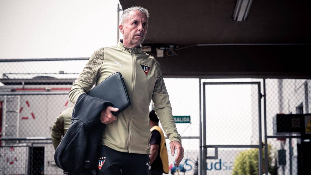 Gustavo Álvarez celebra el triunfo de Liga de Quito sobre Barcelona SC y afirma: “Vamos creciendo”