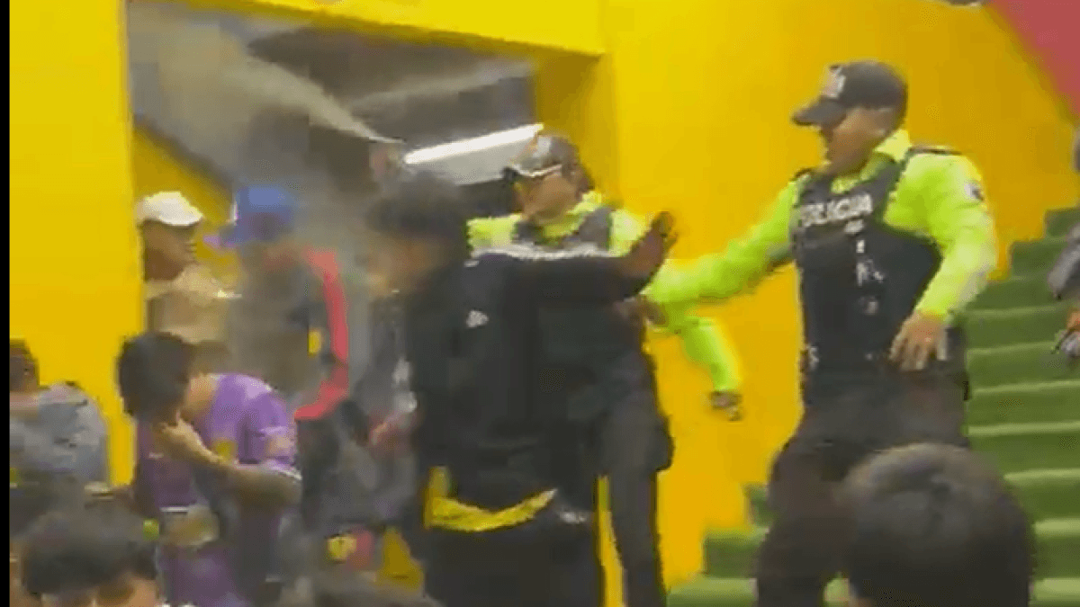 Persistieron los incidentes tras el 1-1 entre Aucas y Liga de Quito en Chillogallo
