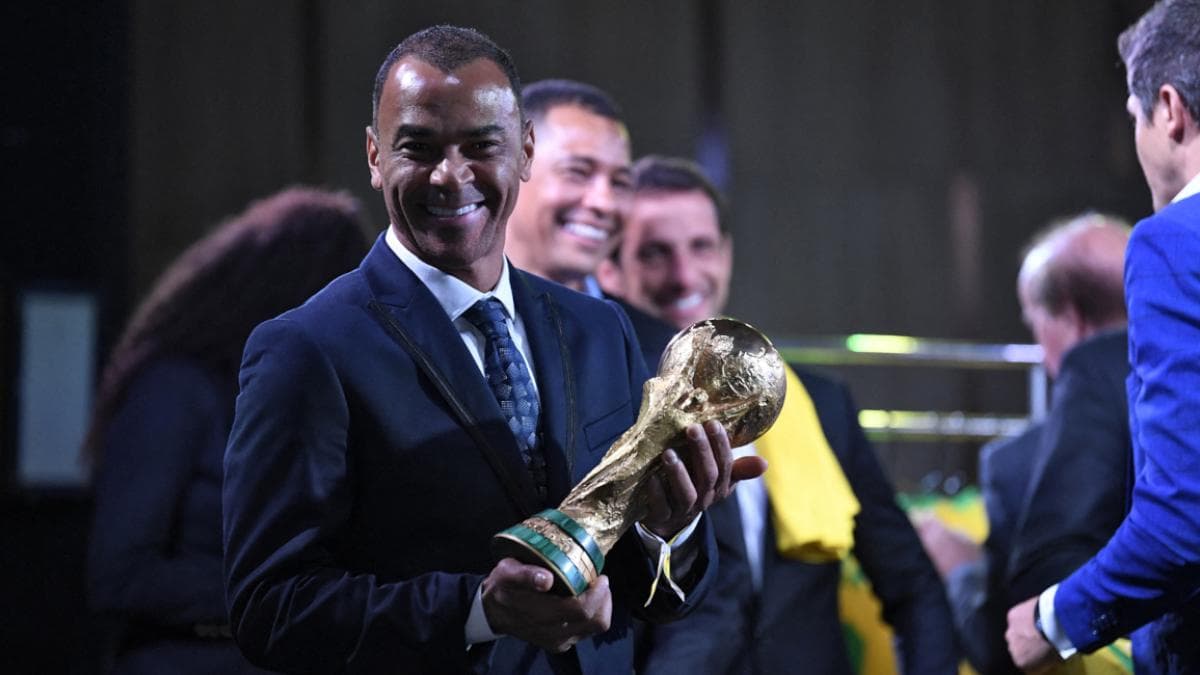 Cafú, Zanetti y Roberto Carlos respaldan a Gianni Infantino tras la polémica por los derechos del Mundial
