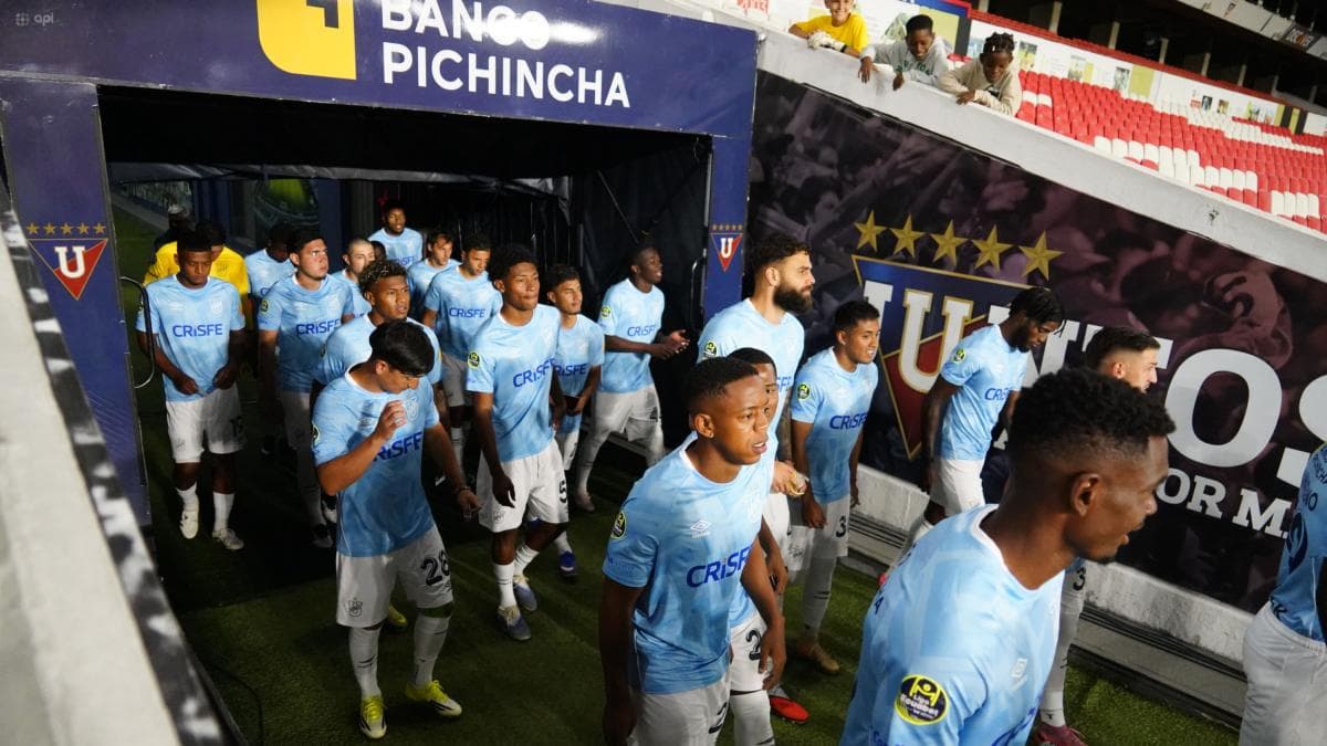 Universidad Católica espera copias certificadas del informe que llevó a suspender su partido ante Emelec en la Fecha 1 de LigaPro