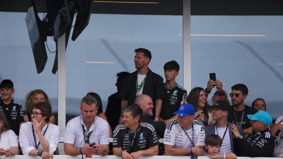 Lionel Messi asiste al Gran Premio de Miami, saluda a Franco Colapinto y se sube a un Fórmula 1