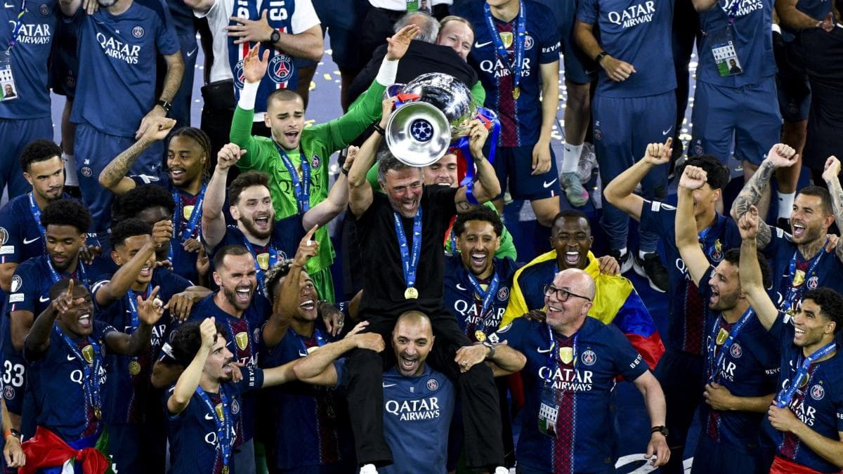 Willian Pacho celebró su segundo título de Champions League con el PSG tras la final ante Arsenal