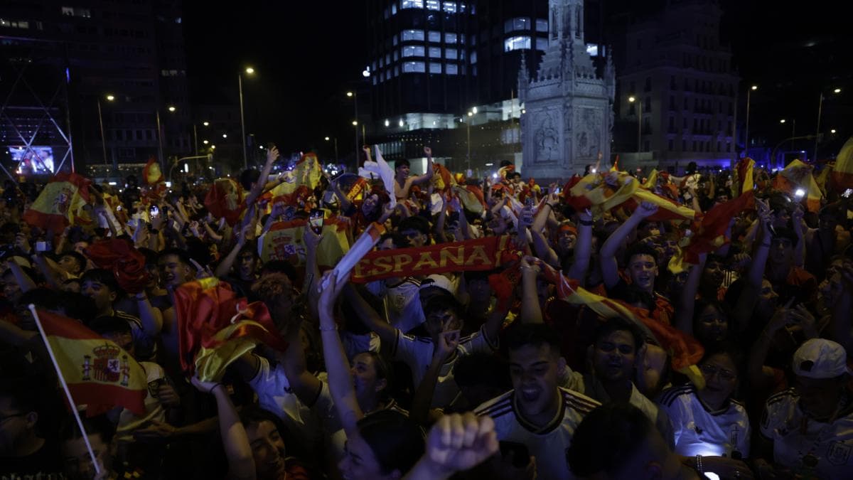 Muere una persona en España tras el derrumbe de la fuente durante las celebraciones del Mundial