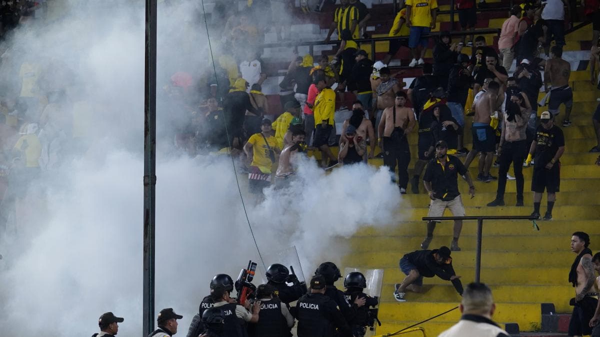 Incidentes y sanciones marcan la LigaPro 2026: suspensiones, bengalas, ataques y un partido reprogramado