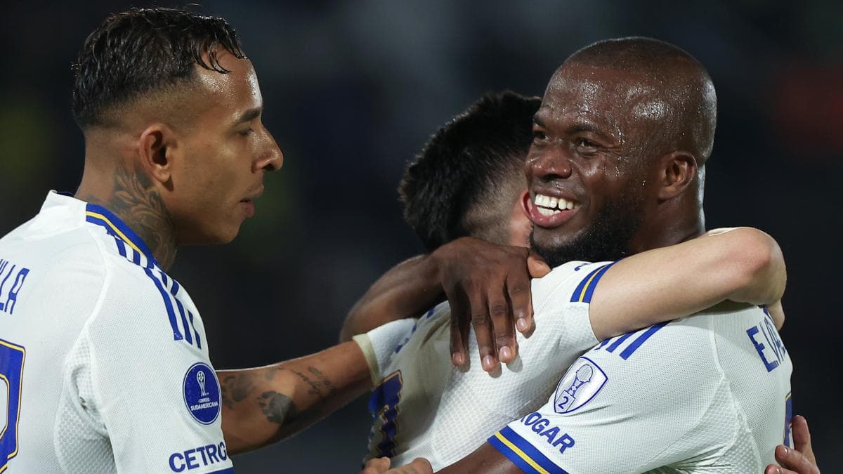 Enner Valencia tuvo un debut participativo con Boca Juniors, pero sin marcar en la clasificación a cuartos
