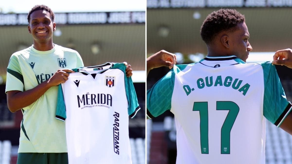 Darwin Guagua fue presentado por el AD Mérida tras su cesión desde el Brentford