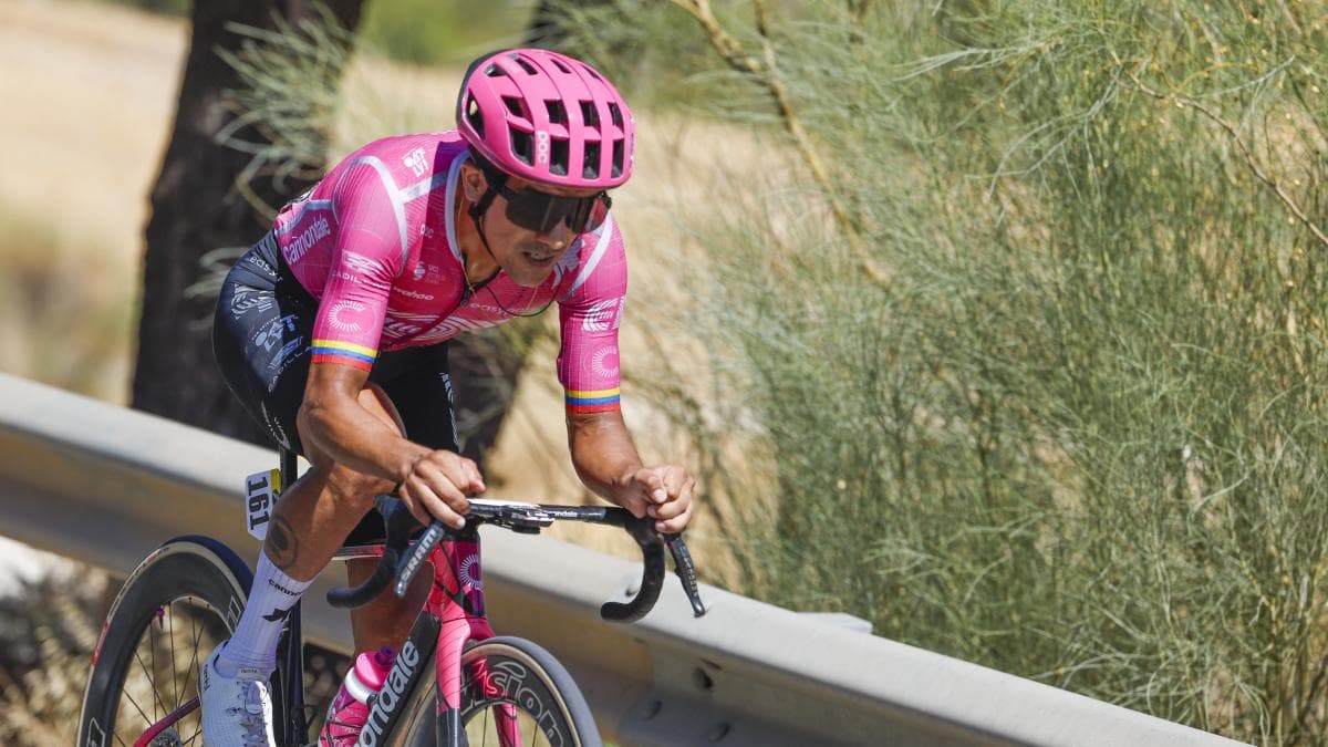 Richard Carapaz arremete en la Etapa 20 de la Vuelta a España con La Calahorra y el Collado del Alguacil como escenario