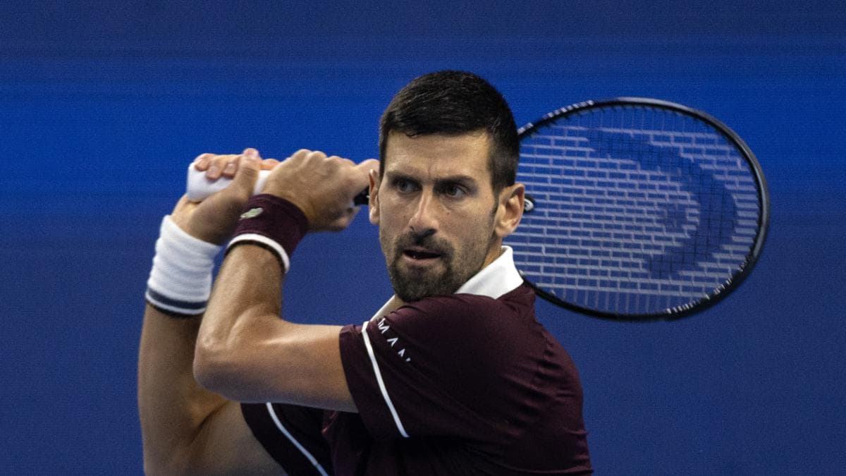 Djokovic, de 39 años, gana en Pekín su 102º título tras el abandono de Alex de Miñaur