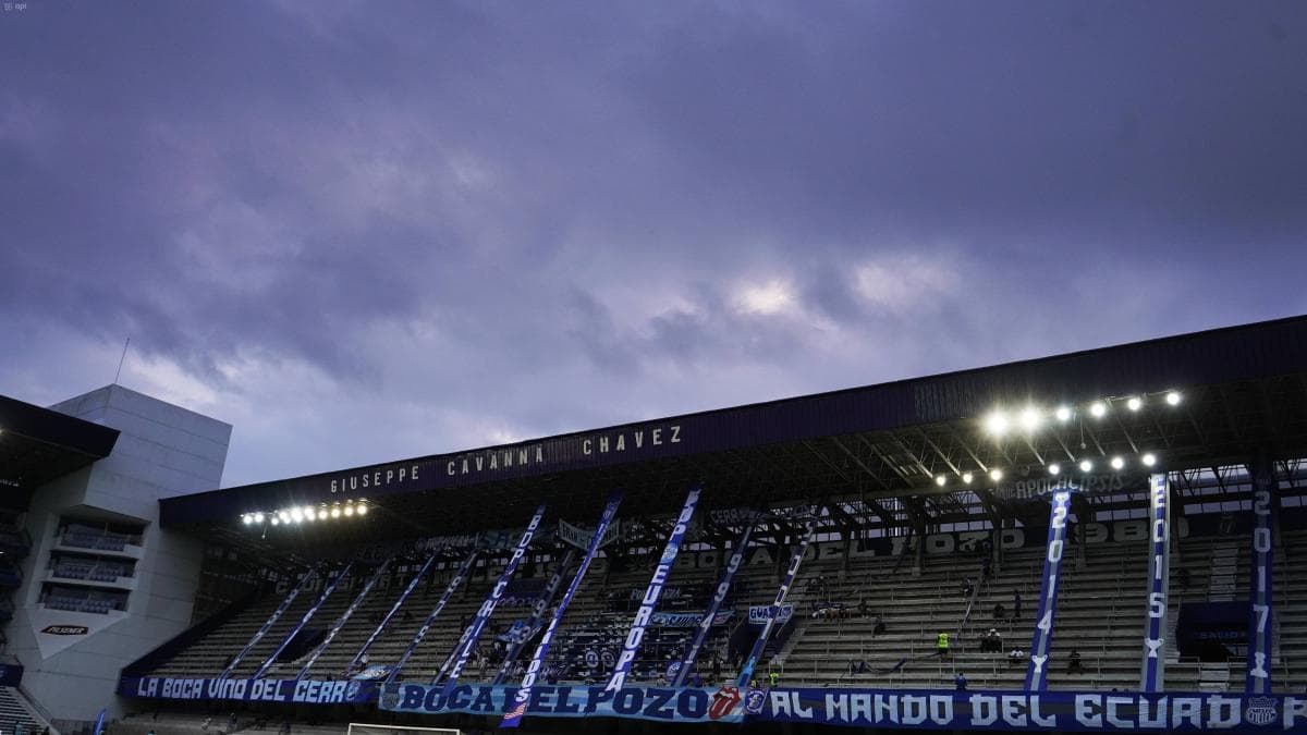 Incendio en el estadio Christian Benítez y sanciones históricas: la serie de incidentes en torno a la hinchada de Emelec en 2026
