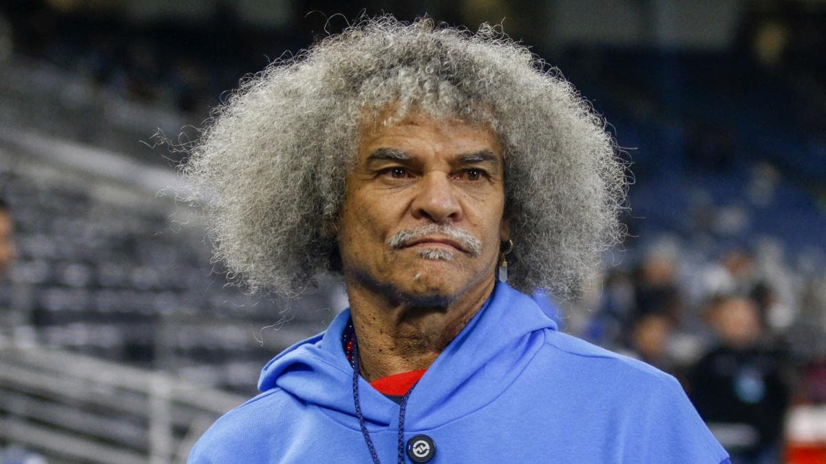 Carlos 'Pibe' Valderrama sorprende al cortarse su melena y dejarse totalmente calvo
